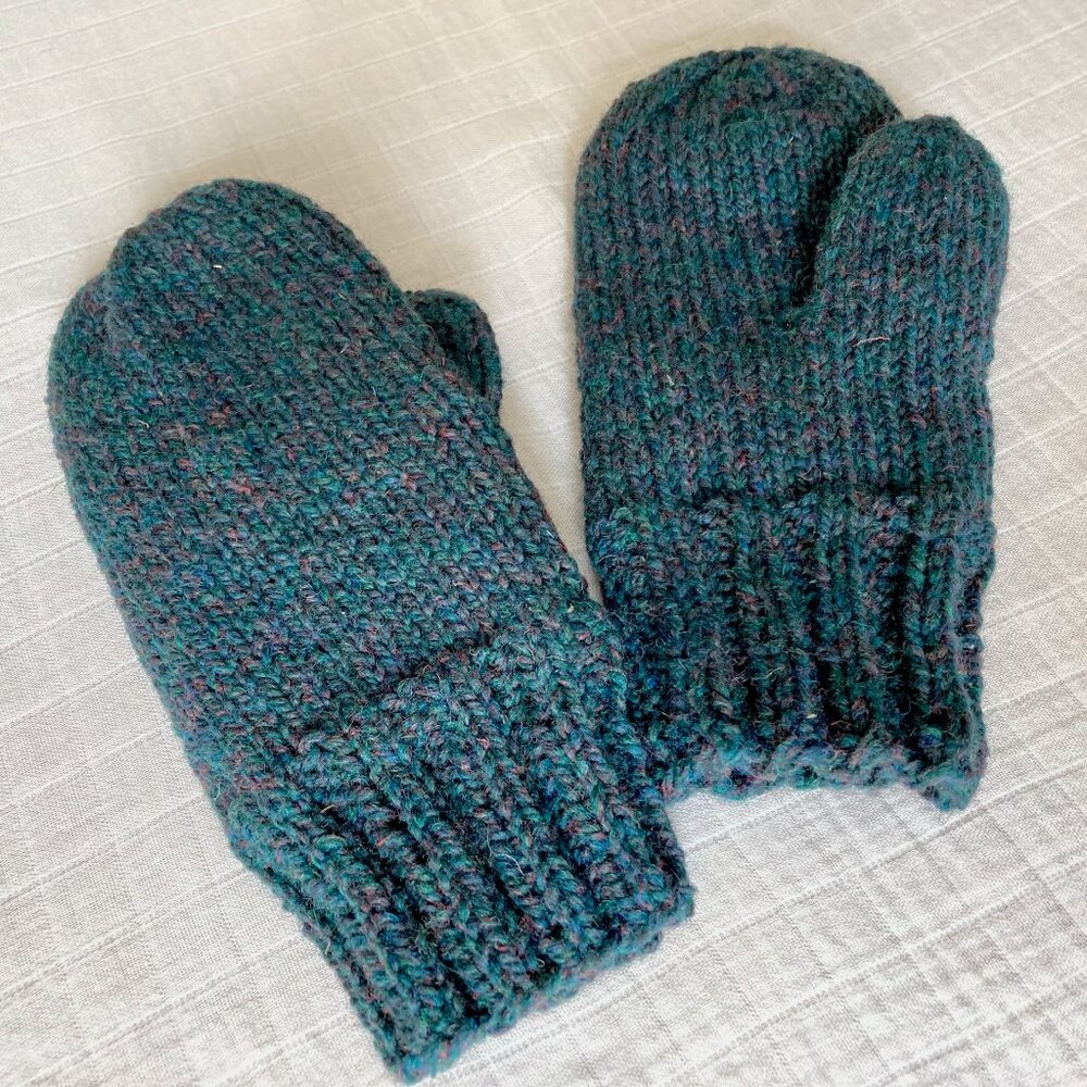Handmade 🇨🇦 Hand Knit Wool Mittens with Fleece Lining